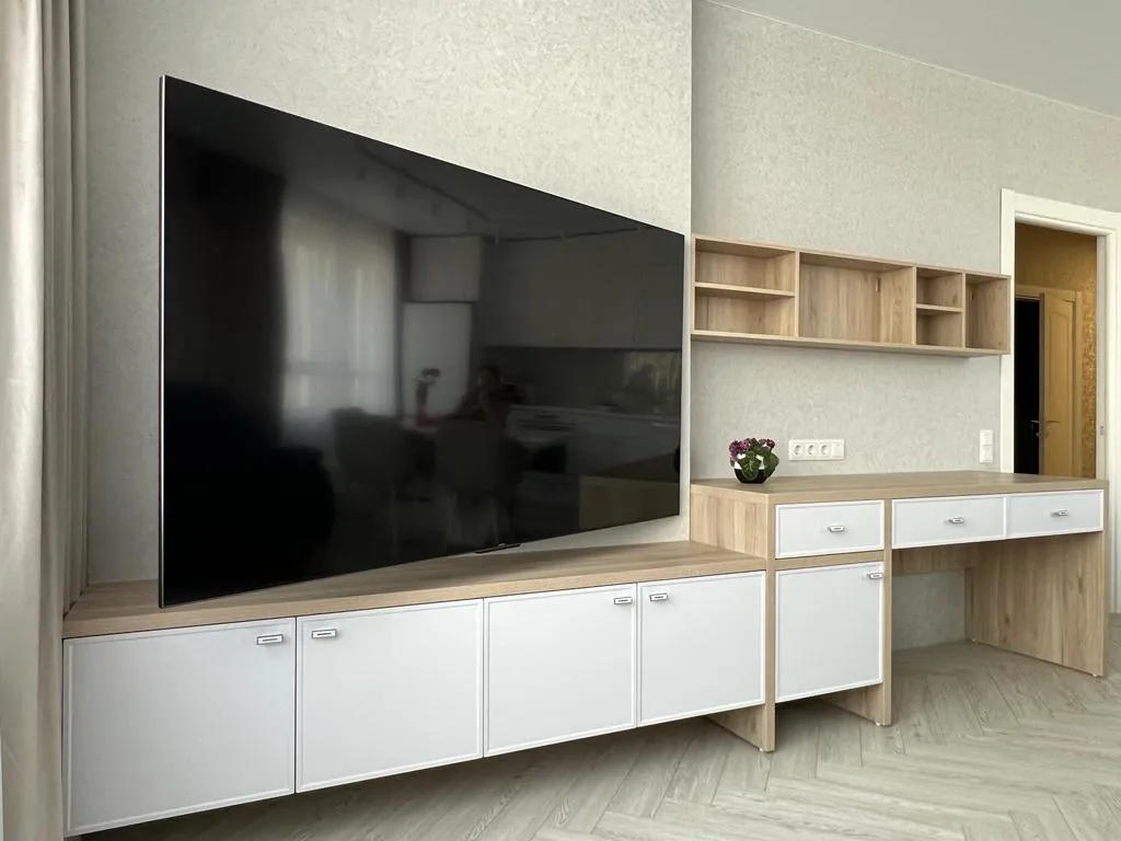 TV зона с рабочим столом